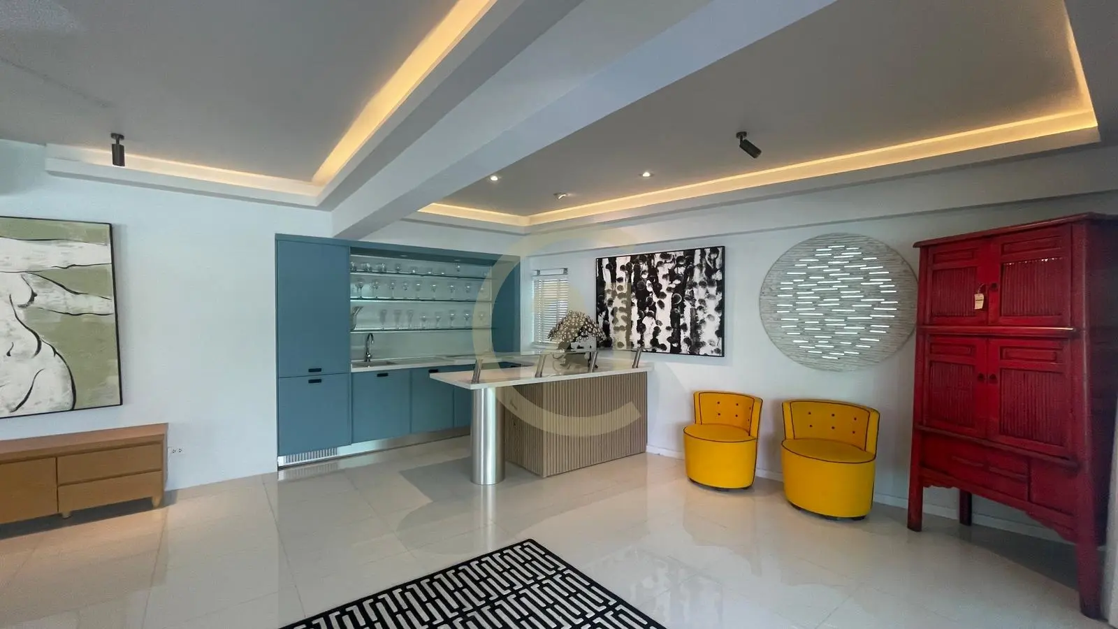 Spacious 4-Bed Penthouse in Rawai with Modern Living Spaces for Rent