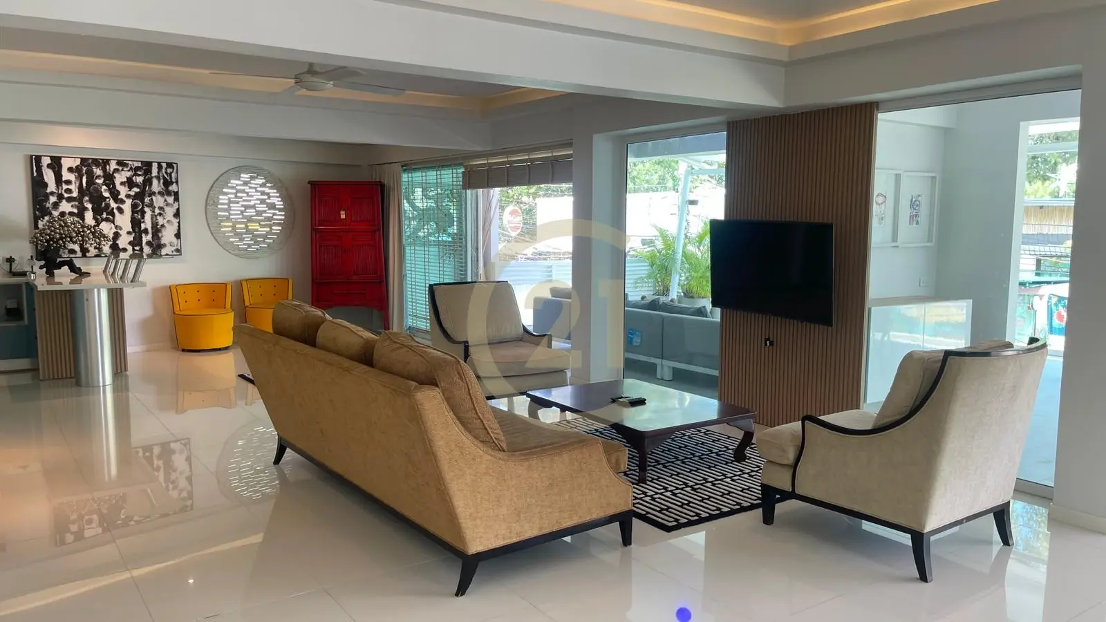 Spacious 4-Bed Penthouse in Rawai with Modern Living Spaces for Rent