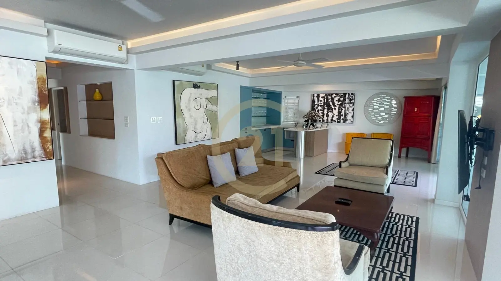 Spacious 4-Bed Penthouse in Rawai with Modern Living Spaces for Rent