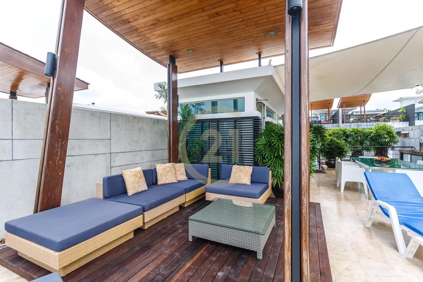 Seaview 4-Bedroom Villa with Private Pool and Modern in Rawai, Phuket