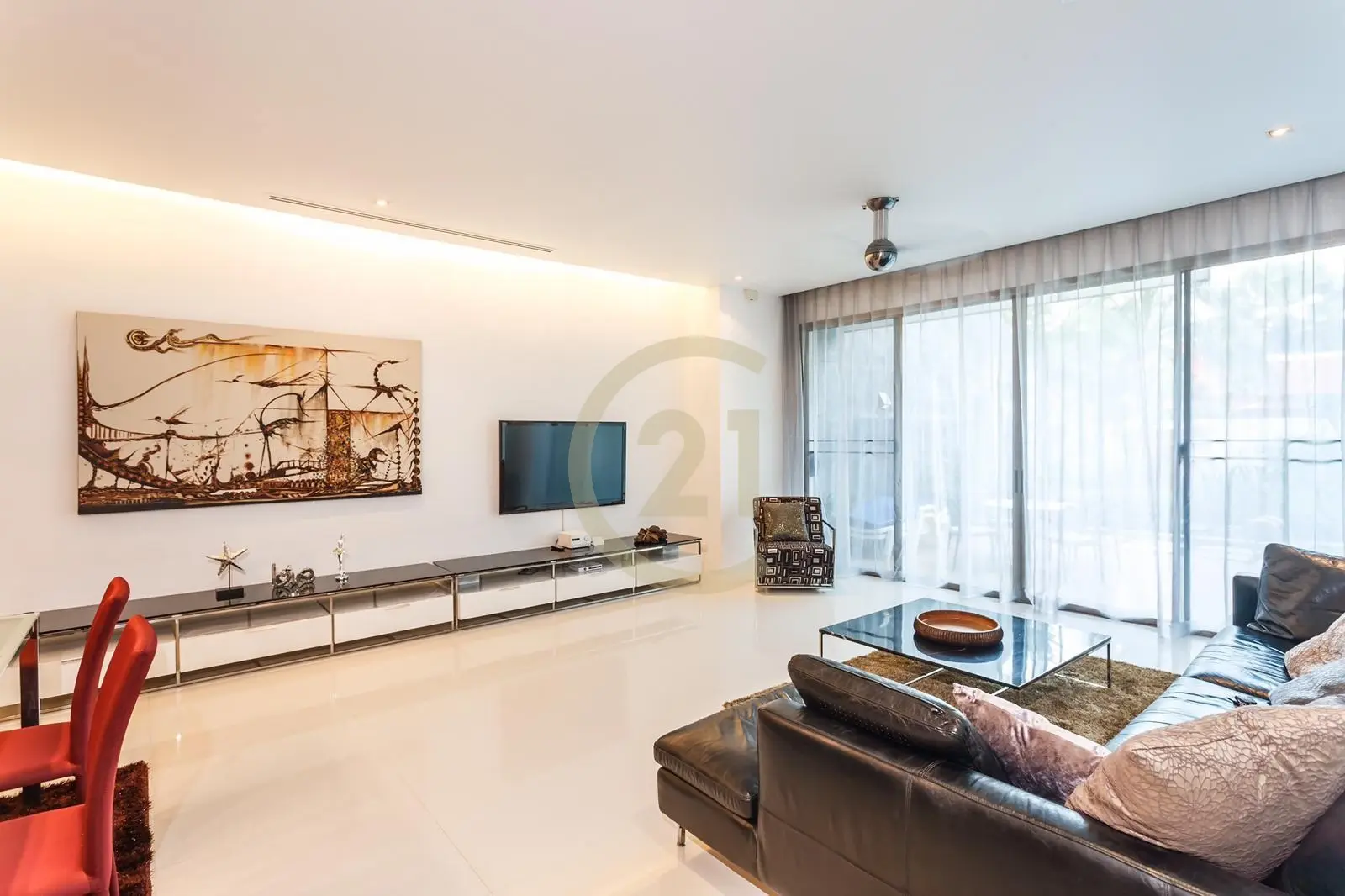 Seaview 4-Bedroom Villa with Private Pool and Modern in Rawai, Phuket