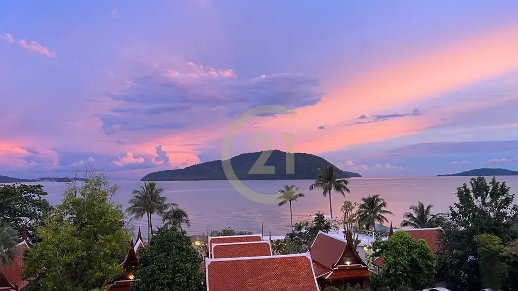 Seaview 4-Bedroom Villa with Private Pool and Modern in Rawai, Phuket