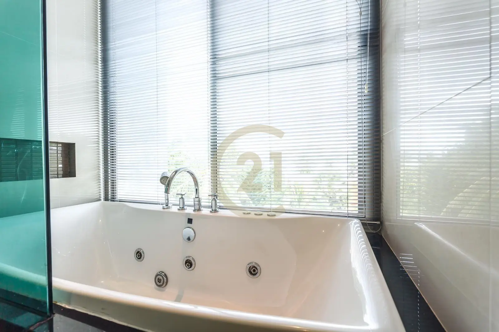 Seaview 4-Bedroom Villa with Private Pool and Modern in Rawai, Phuket