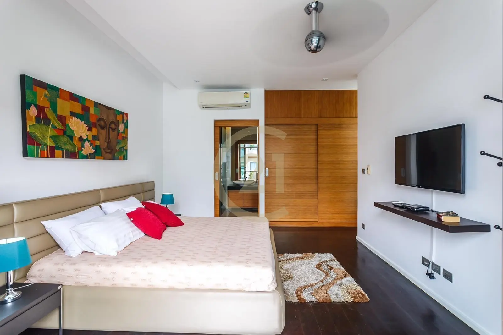 Seaview 4-Bedroom Villa with Private Pool and Modern in Rawai, Phuket