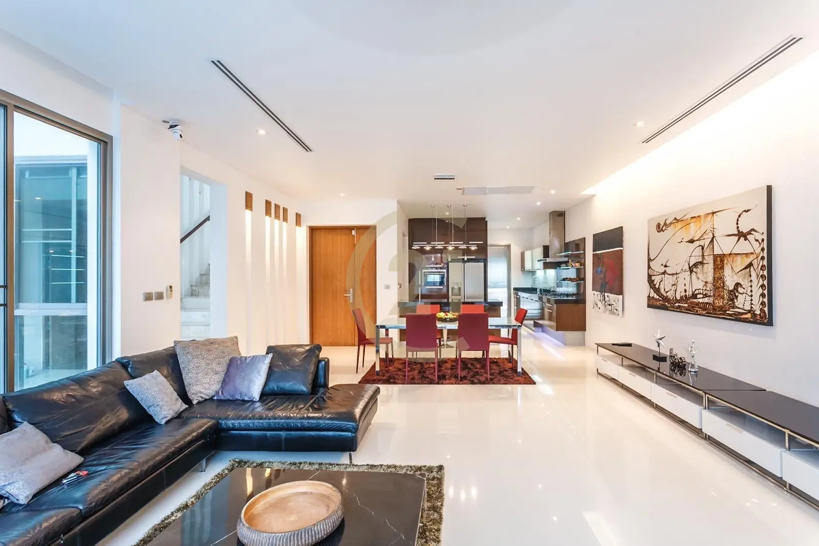 Seaview 4-Bedroom Villa with Private Pool and Modern in Rawai, Phuket