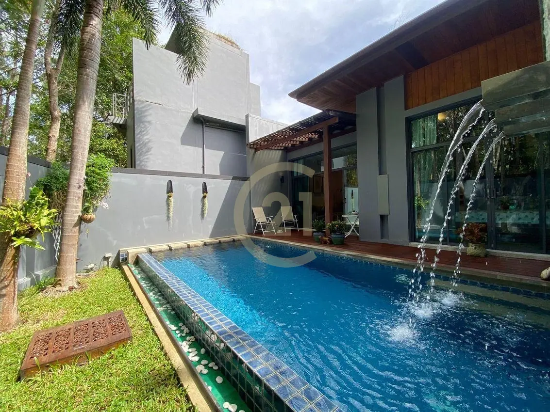 Modern 2 Bedrooms Villa with a Private Swimming Pool and Garden in Rawai