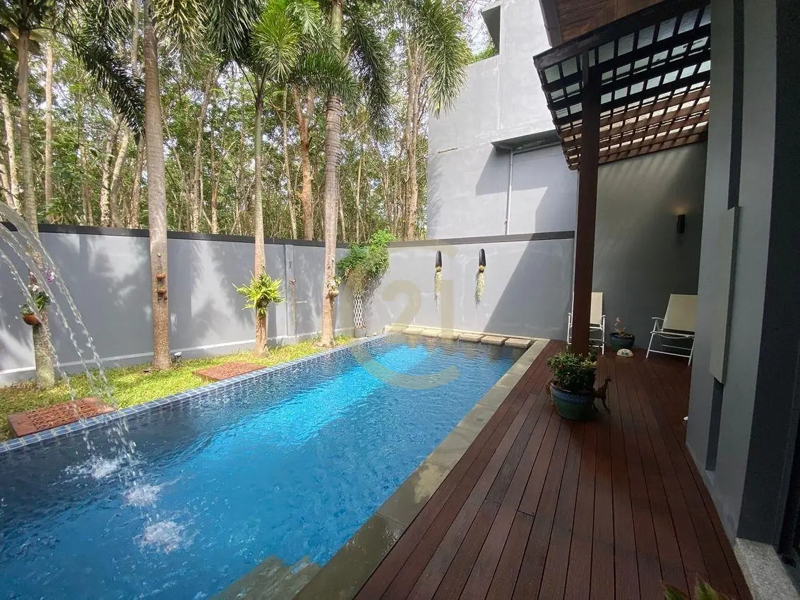 Modern 2 Bedrooms Villa with a Private Swimming Pool and Garden in Rawai
