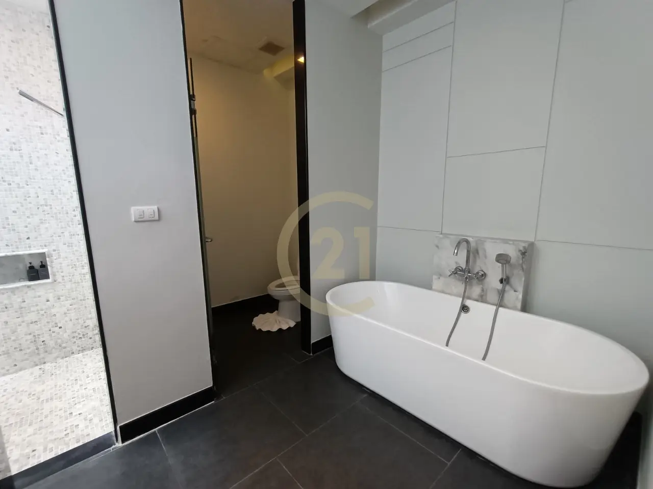 Charming 2-Bedroom Modern Villa with Private Pool and Lush Garden in Pasak, Phuket