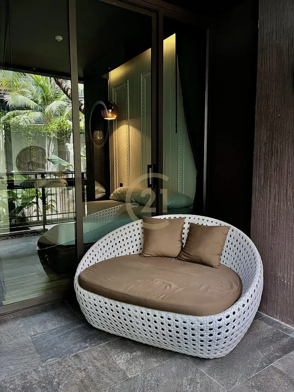 คอนโด 1 ห้องนอนแสนสบายพร้อมครัวสไตล์โมเดิร์นในรายา ภูเก็ต