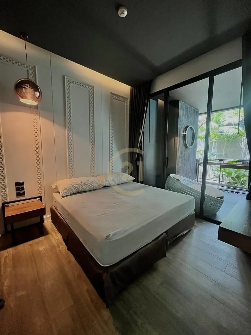 คอนโด 1 ห้องนอนแสนสบายพร้อมครัวสไตล์โมเดิร์นในรายา ภูเก็ต