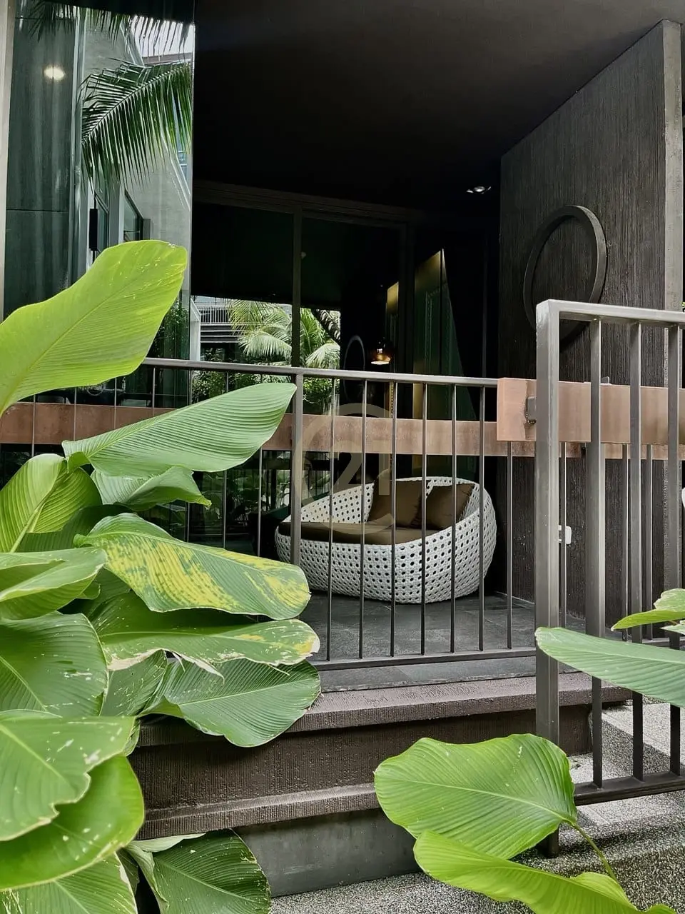 คอนโด 1 ห้องนอนแสนสบายพร้อมครัวสไตล์โมเดิร์นในรายา ภูเก็ต