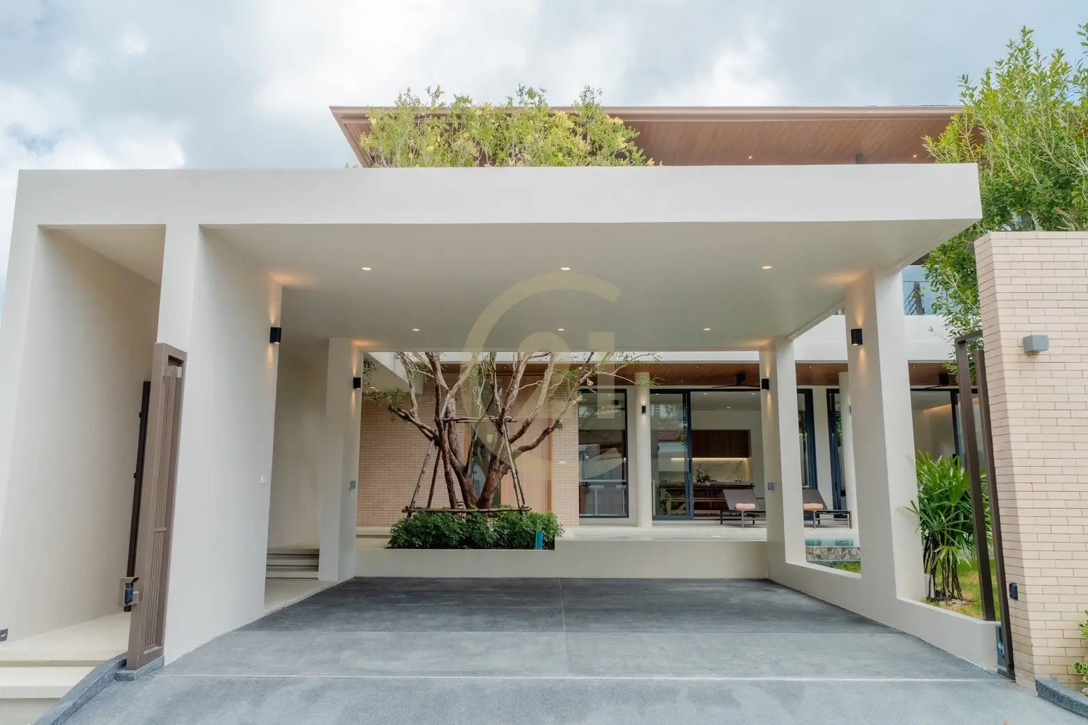 Contemporary 3-Bedroom Villa with Pool and Balcony in Rawai, Phuket