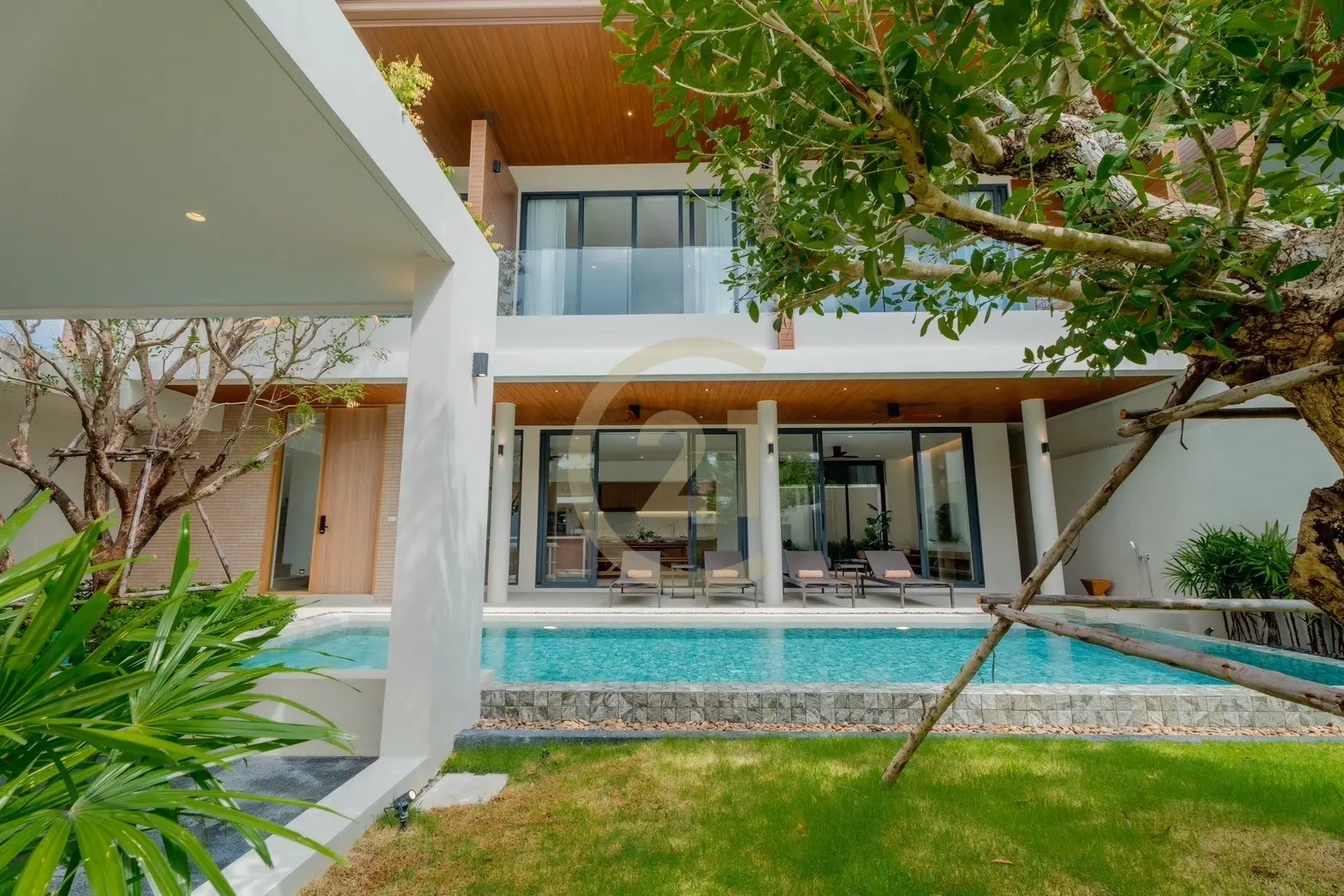 Contemporary 3-Bedroom Villa with Pool and Balcony in Rawai, Phuket