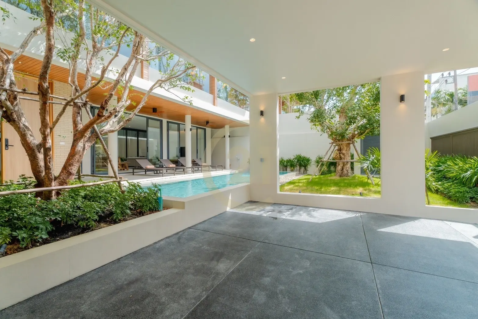 Contemporary 3-Bedroom Villa with Pool and Balcony in Rawai, Phuket