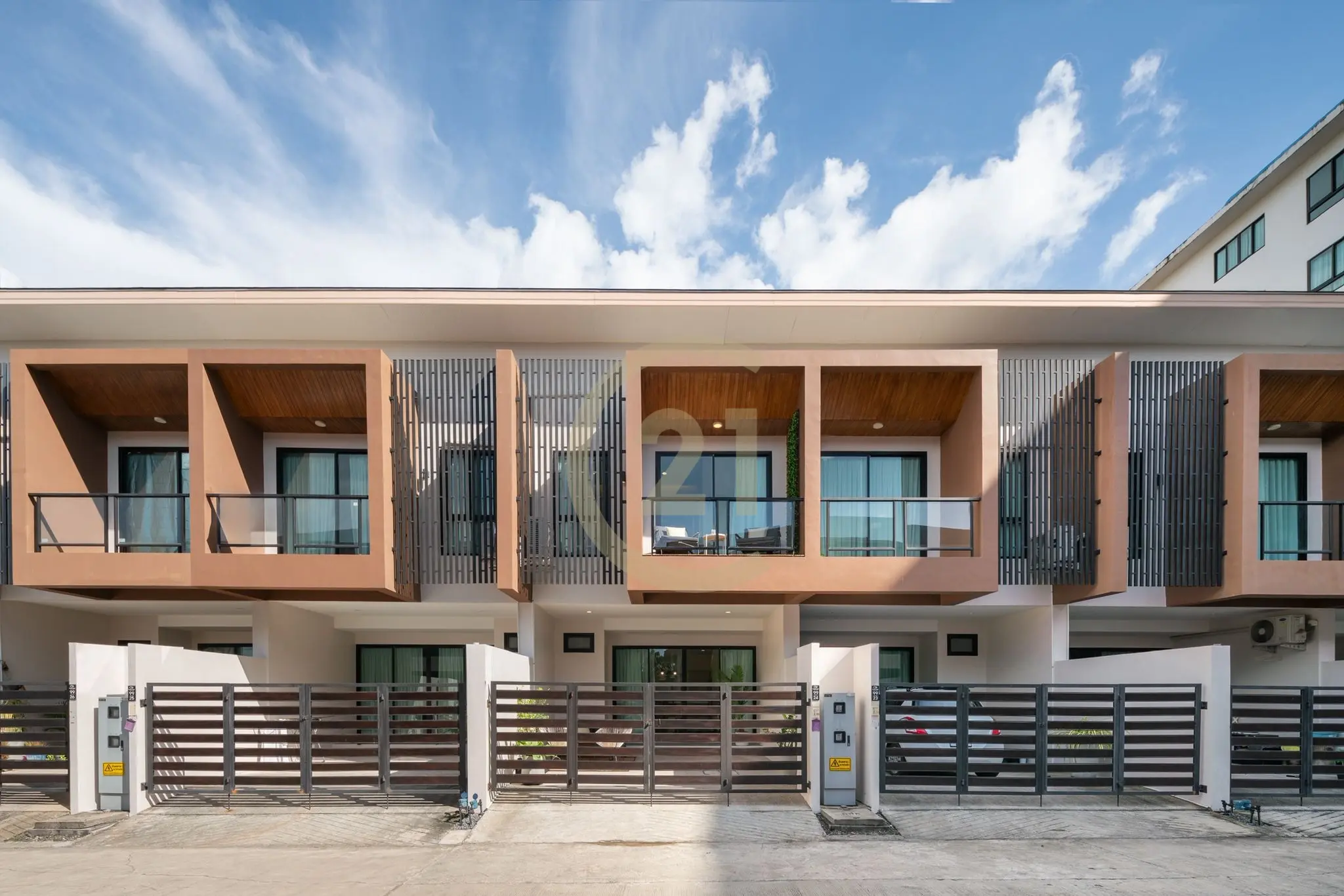 3-Bedroom Townhouse for Sale or Rent – Sakhu ,Naiyang