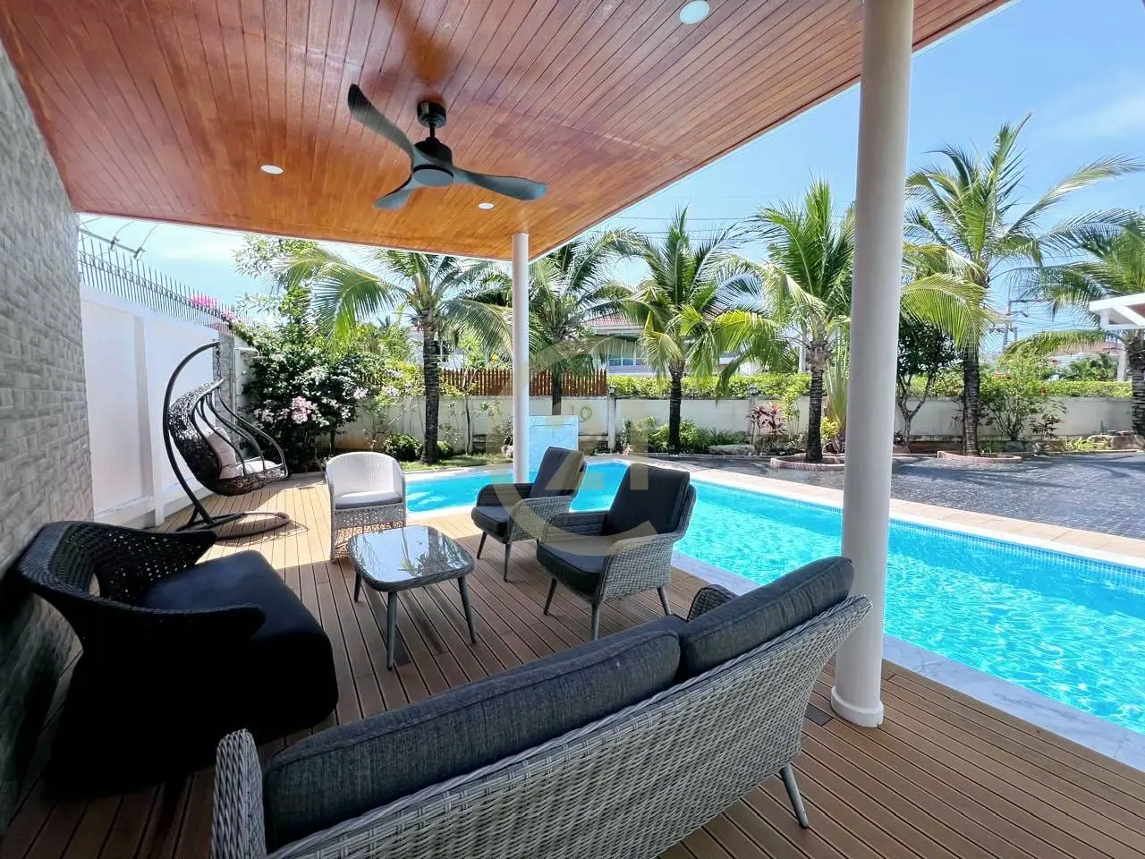 Modern 3-Bedroom Villa with Pool and Privacy in Ko Kaeo, Phuket