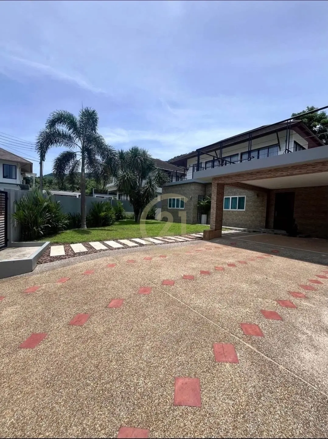 Comfortable 3-Bedroom Villa with Modern Touches in Kathu, Phuket