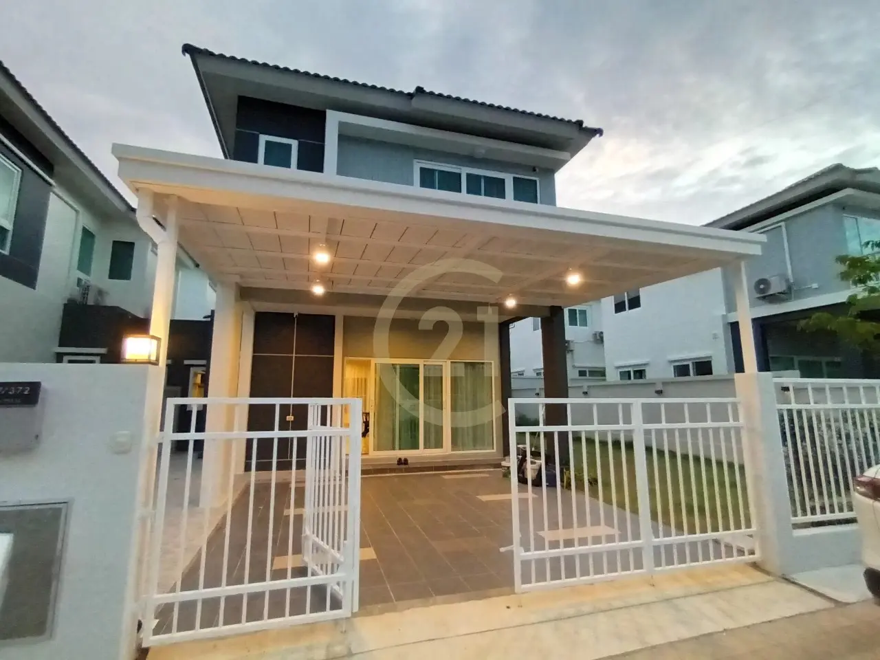 Comfortable 3-Bedroom Two-Story House with Open-Plan Living in Si Sunthon, Thalang
