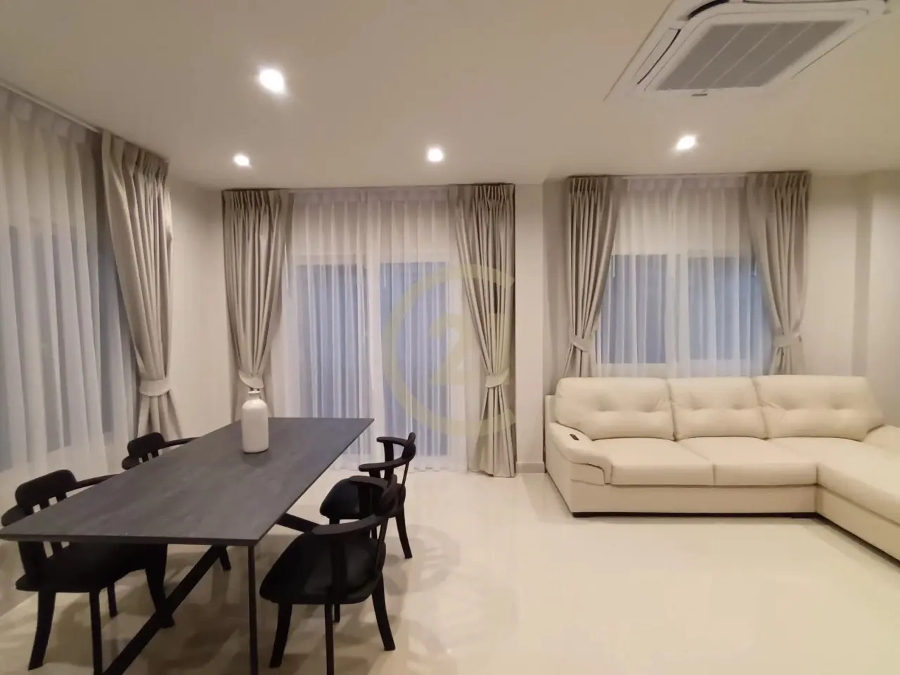 Comfortable 3-Bedroom Two-Story House with Open-Plan Living in Si Sunthon, Thalang