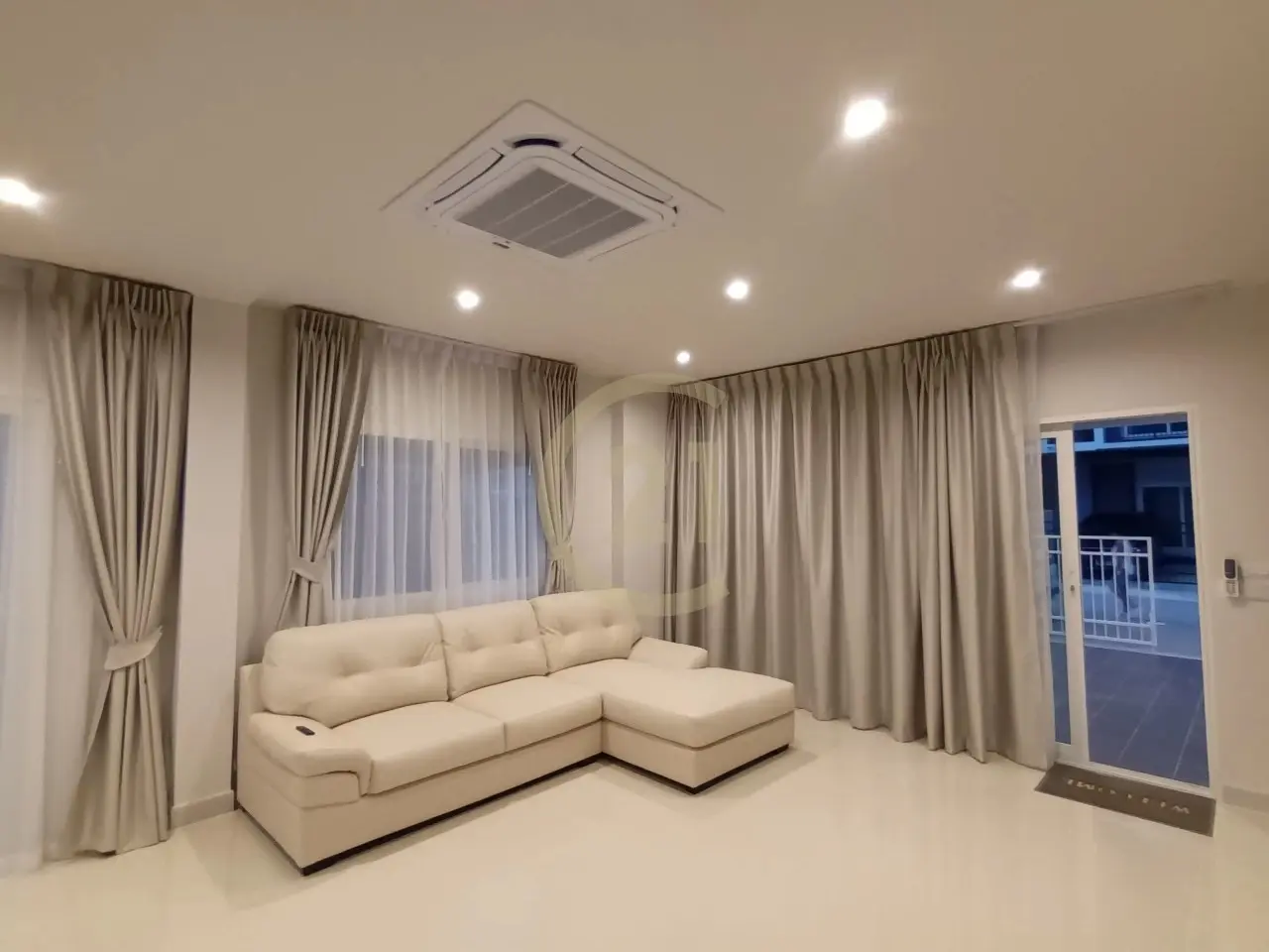 Comfortable 3-Bedroom Two-Story House with Open-Plan Living in Si Sunthon, Thalang