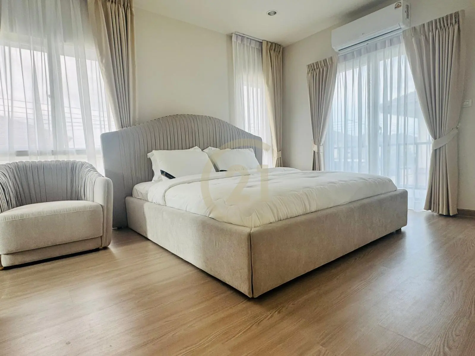 Comfortable 4-Bedroom Two-Story Home with Garden in Ko Kaeo