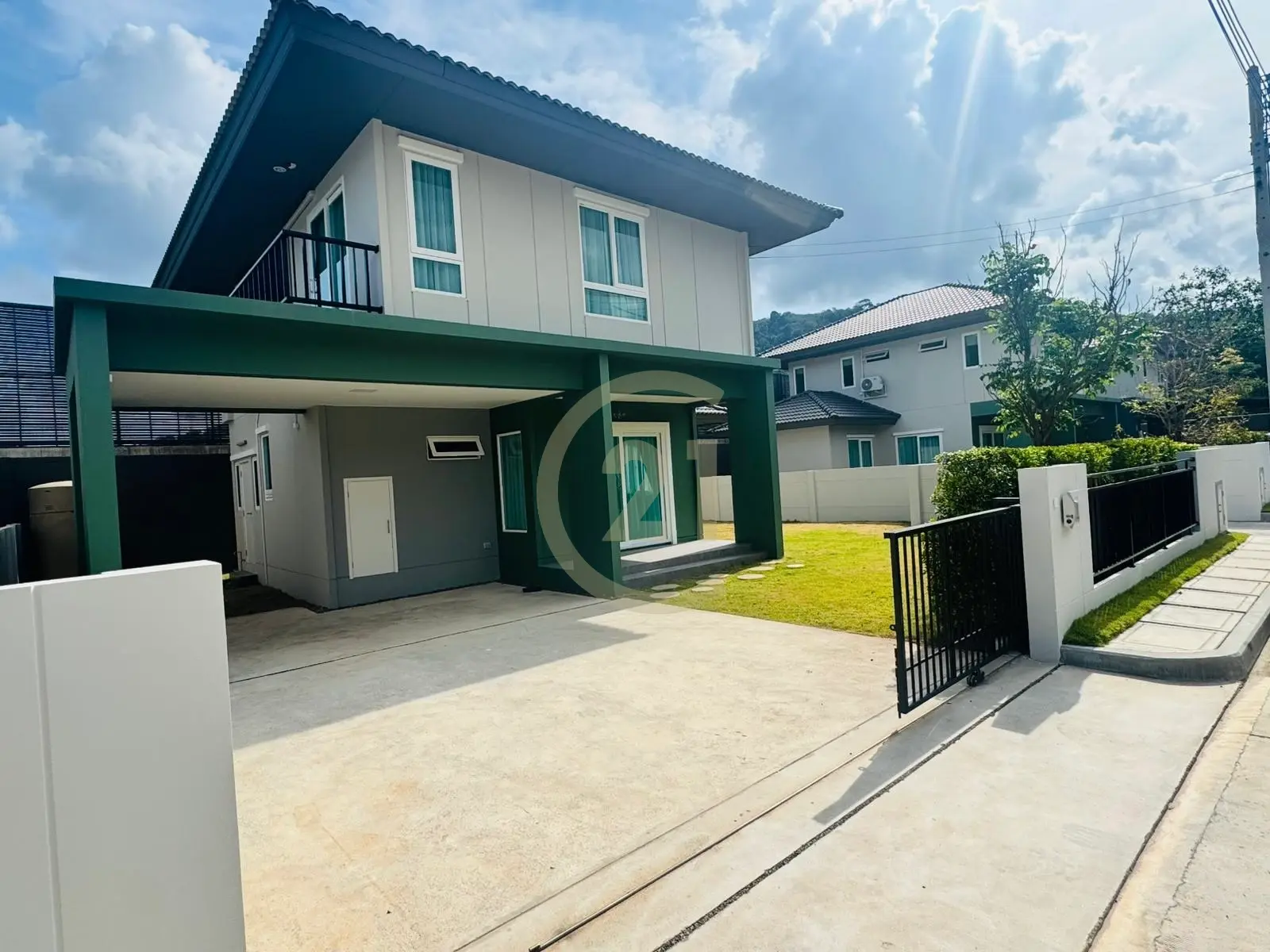 Comfortable 4-Bedroom Two-Story Home with Garden in Ko Kaeo