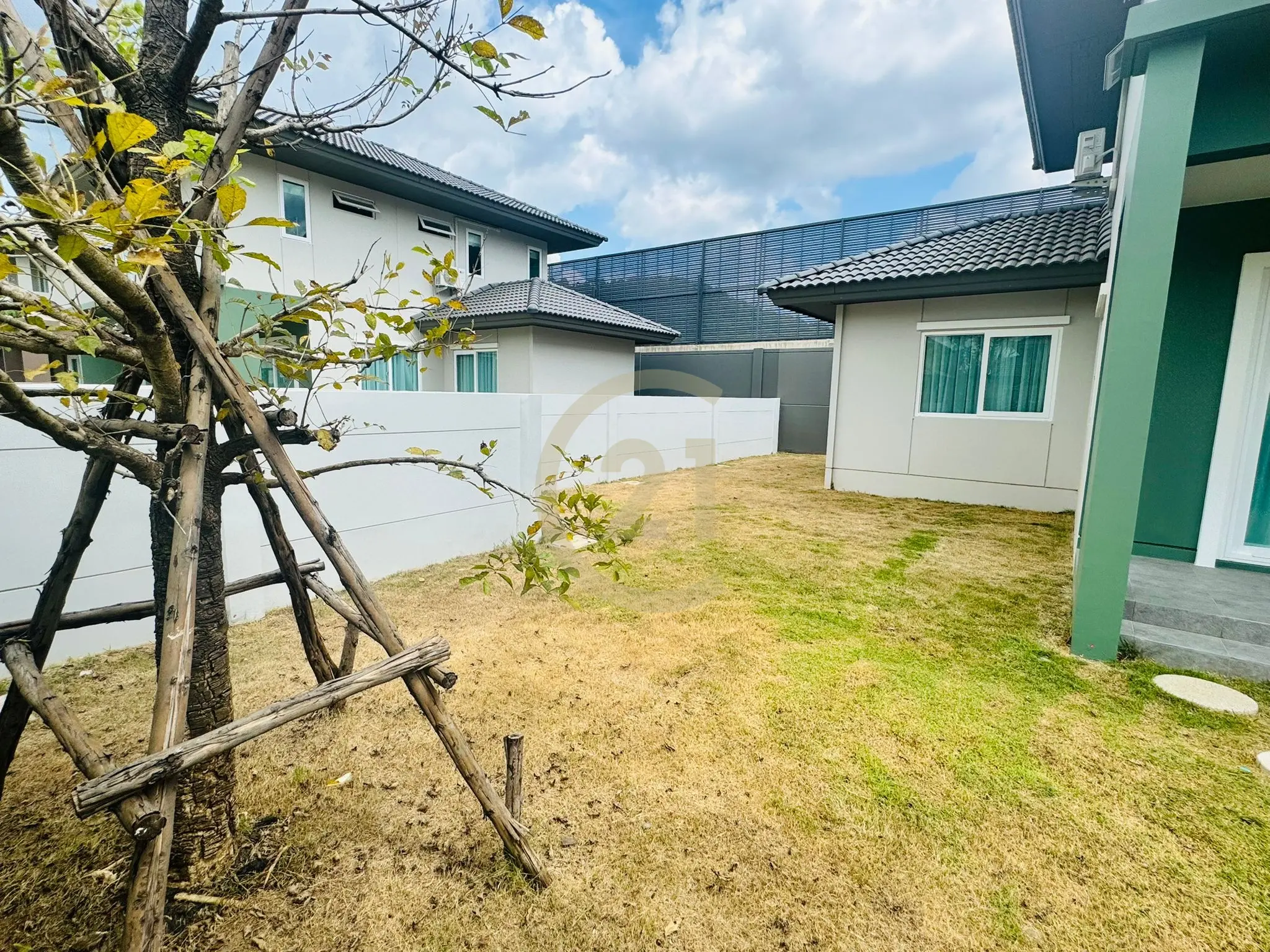 Comfortable 4-Bedroom Two-Story Home with Garden in Ko Kaeo