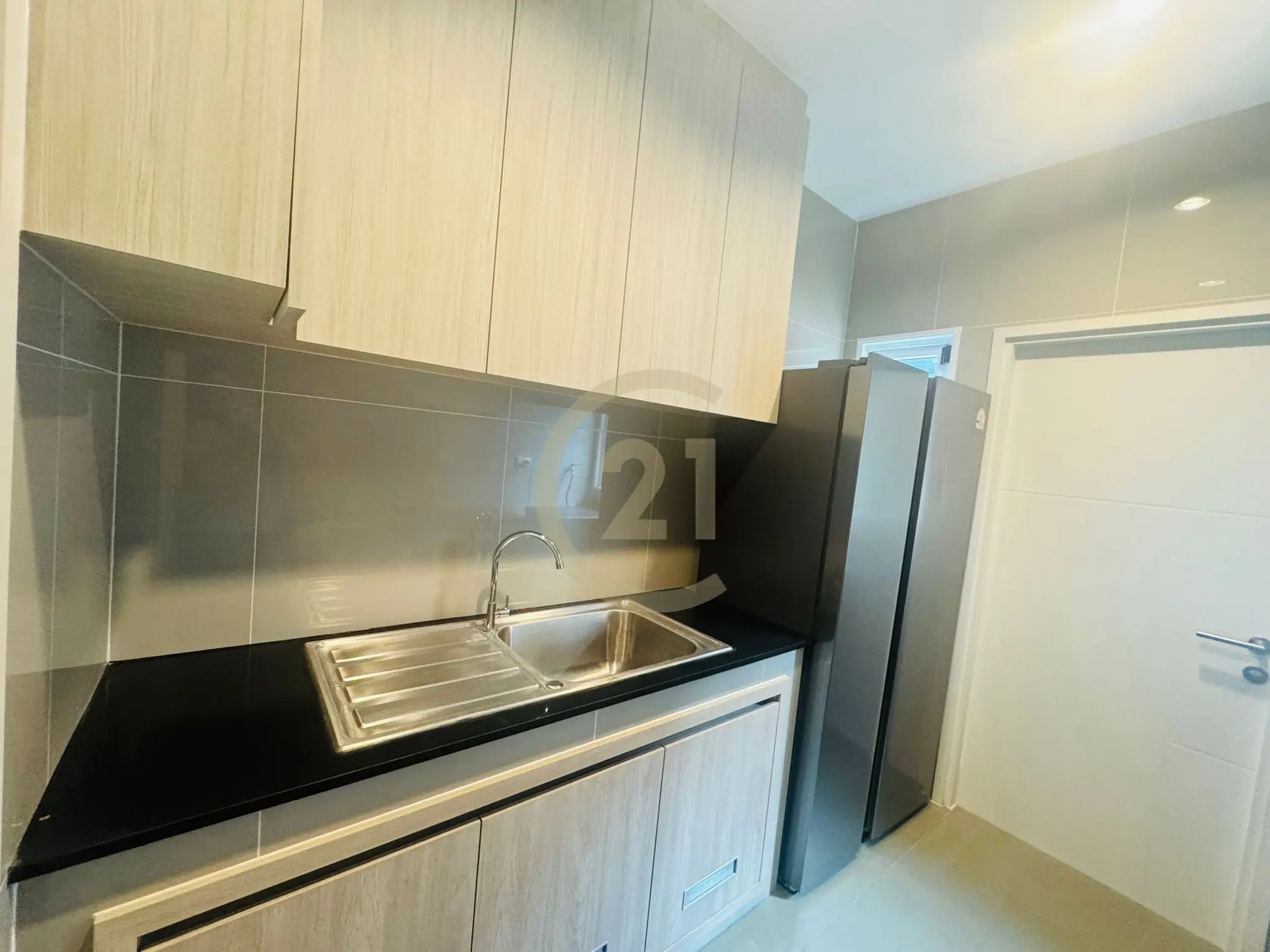 Comfortable 4-Bedroom Two-Story Home with Garden in Ko Kaeo
