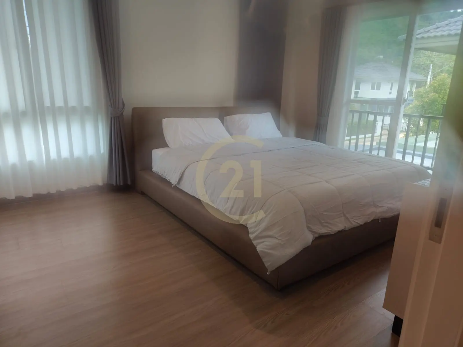 Comfortable 4-Bedroom Two-Story Home with Garden in Ko Kaeo