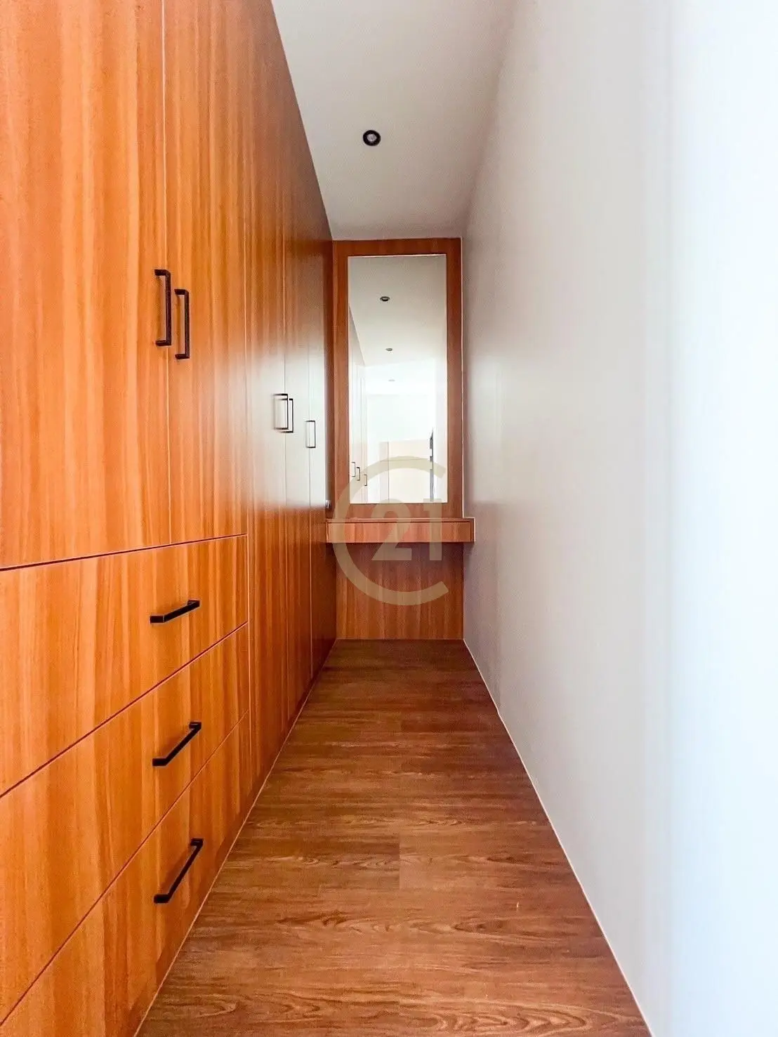 3 Bedrooms Modern Pool Villa for Sale – Phuket City (Near Saphan Hin)