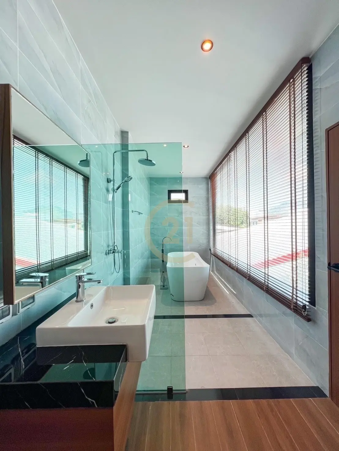 3 Bedrooms Modern Pool Villa for Sale – Phuket City (Near Saphan Hin)