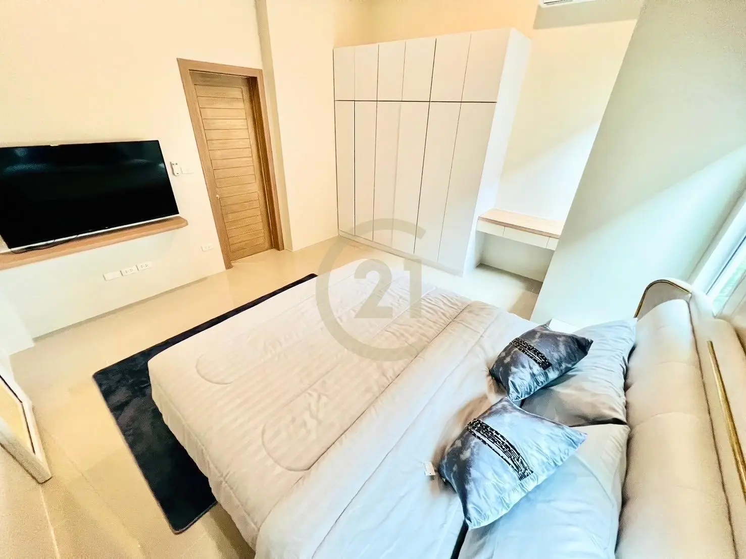 Chill, Bright 3-Bedroom Villa with Open Living Space in Thep Krasattri, Phuket