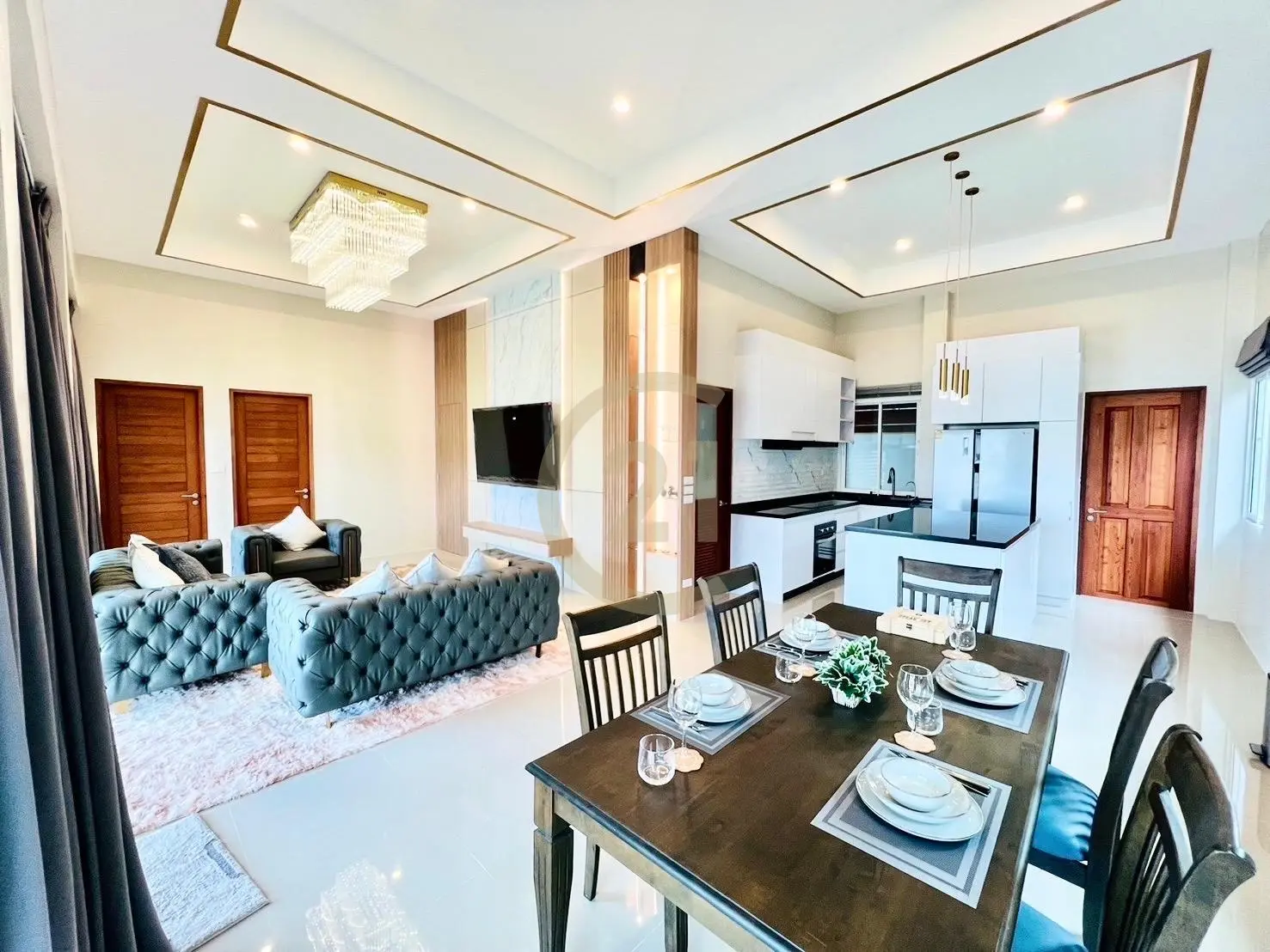 Chill, Bright 3-Bedroom Villa with Open Living Space in Thep Krasattri, Phuket