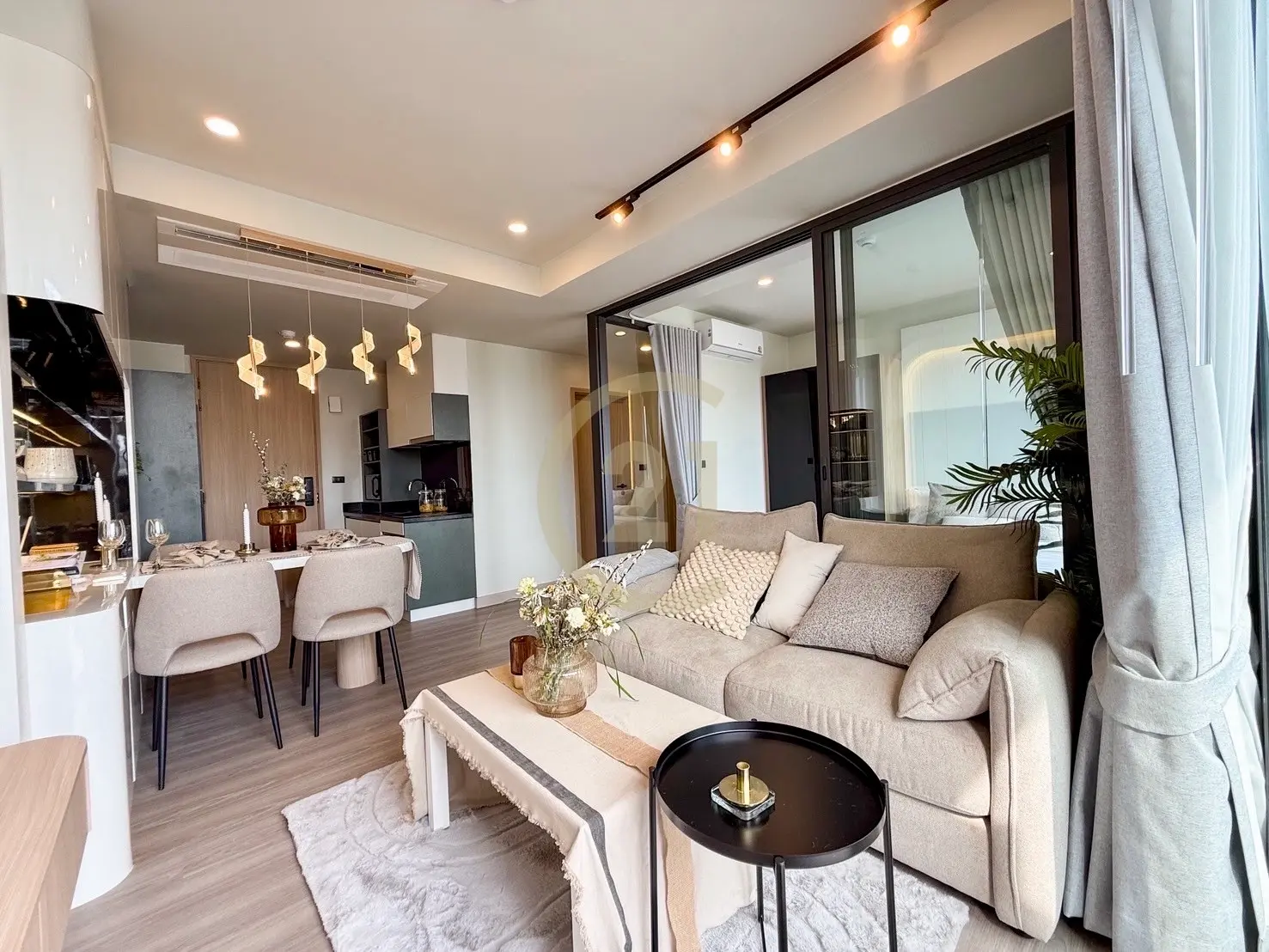 2 Bedrooms Condominium for Sale at The Deck Patong Phuket