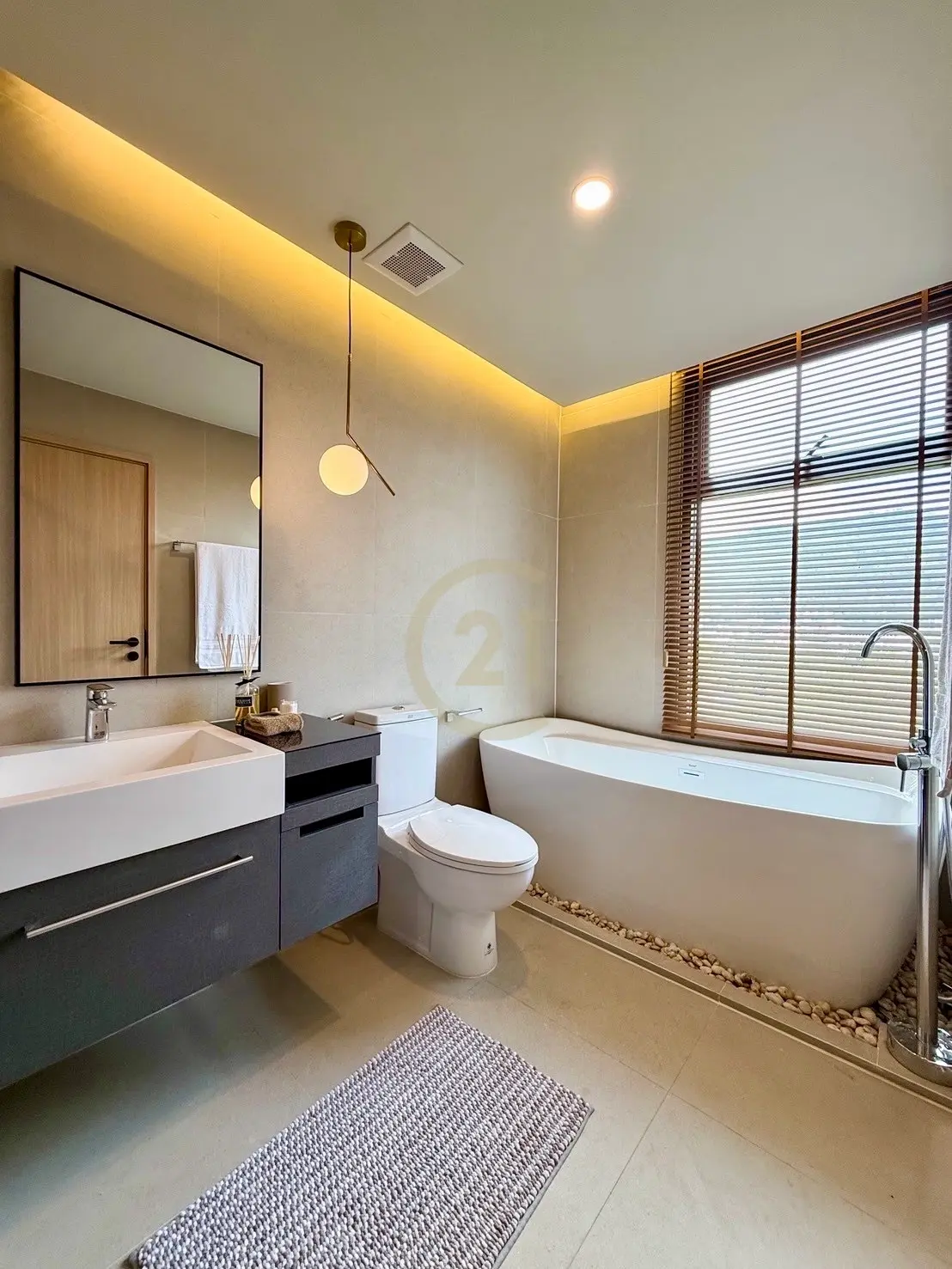 2 Bedrooms Condominium for Sale at The Deck Patong Phuket