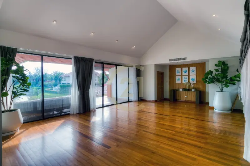 Spacious 5-Bedroom Modern Villa with Pool and Lake View in Laguna
