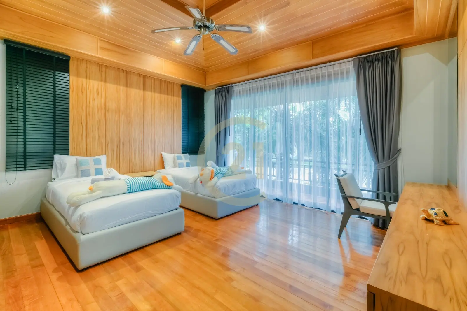 Spacious 5-Bedroom Modern Villa with Pool and Lake View in Laguna