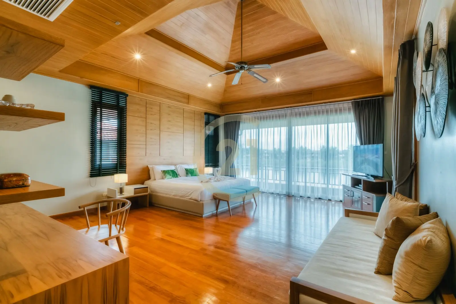Spacious 5-Bedroom Modern Villa with Pool and Lake View in Laguna