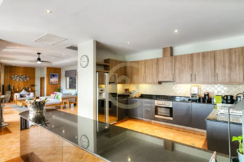Spacious 5-Bedroom Modern Villa with Pool and Lake View in Laguna