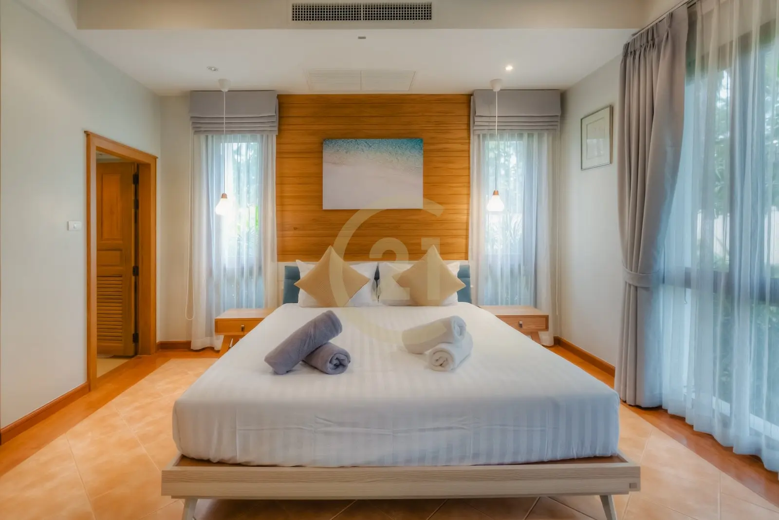 Spacious 5-Bedroom Modern Villa with Pool and Lake View in Laguna