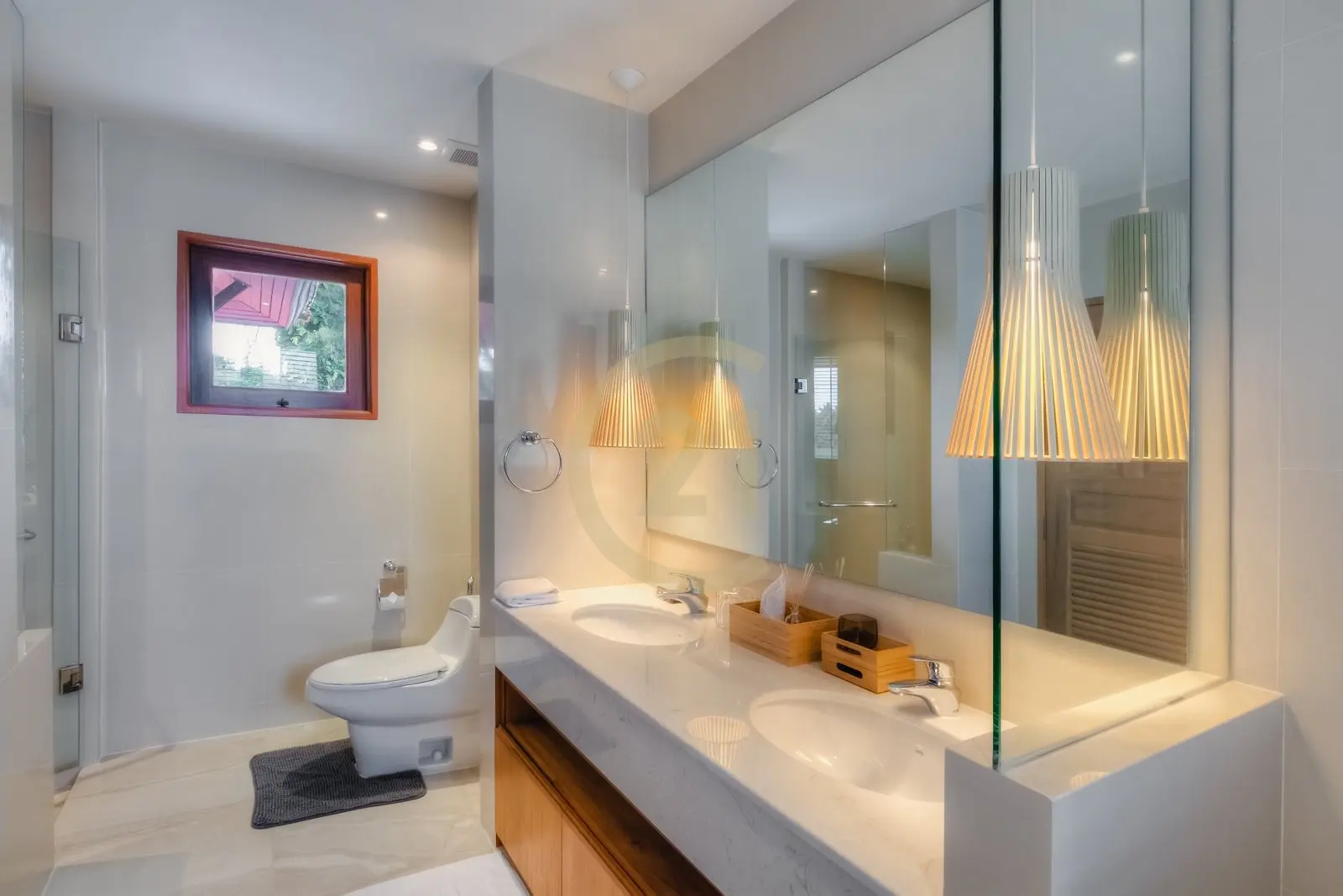 Spacious 5-Bedroom Modern Villa with Pool and Lake View in Laguna