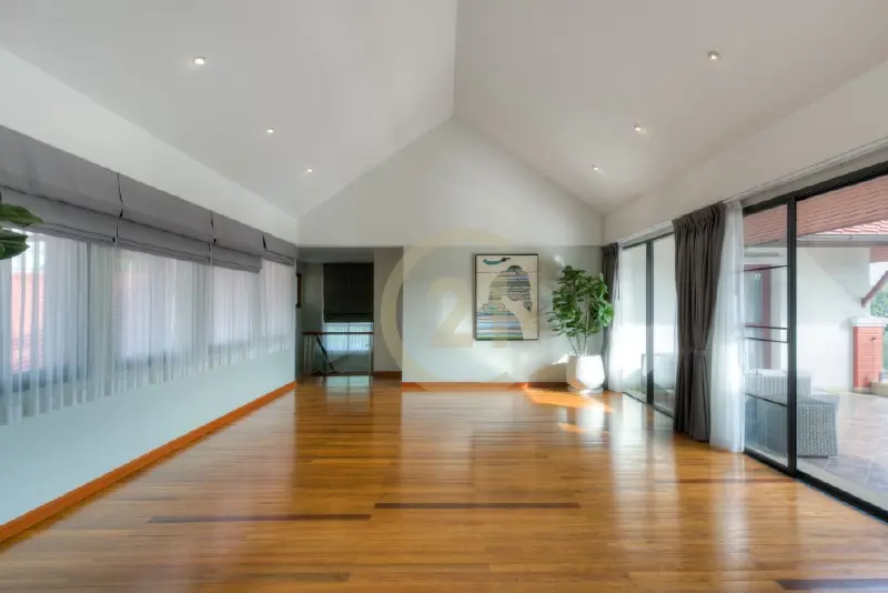 Spacious 5-Bedroom Modern Villa with Pool and Lake View in Laguna