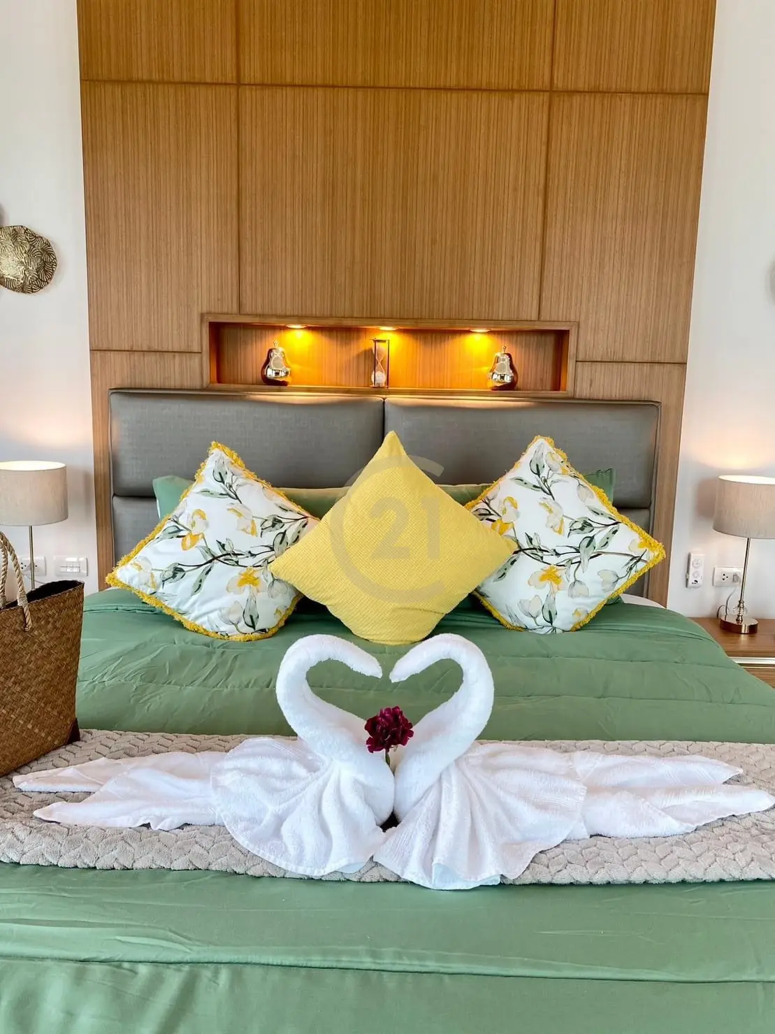 Spacious 4-Bedroom Modern Villa with Private Pool in Pasak