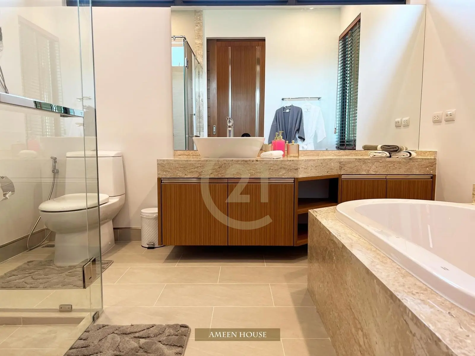 Spacious 4-Bedroom Modern Villa with Private Pool in Pasak