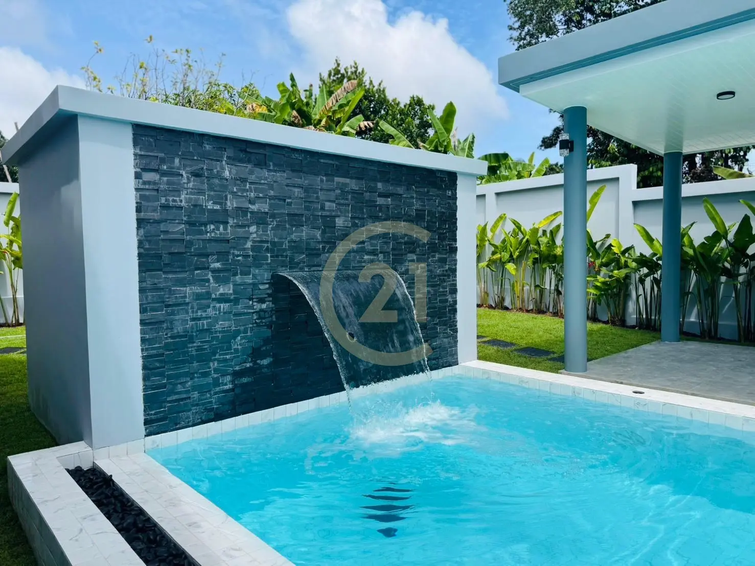 Modern 3-Bedroom Villa with Pool and Spacious Garden in Pasak, Phuket