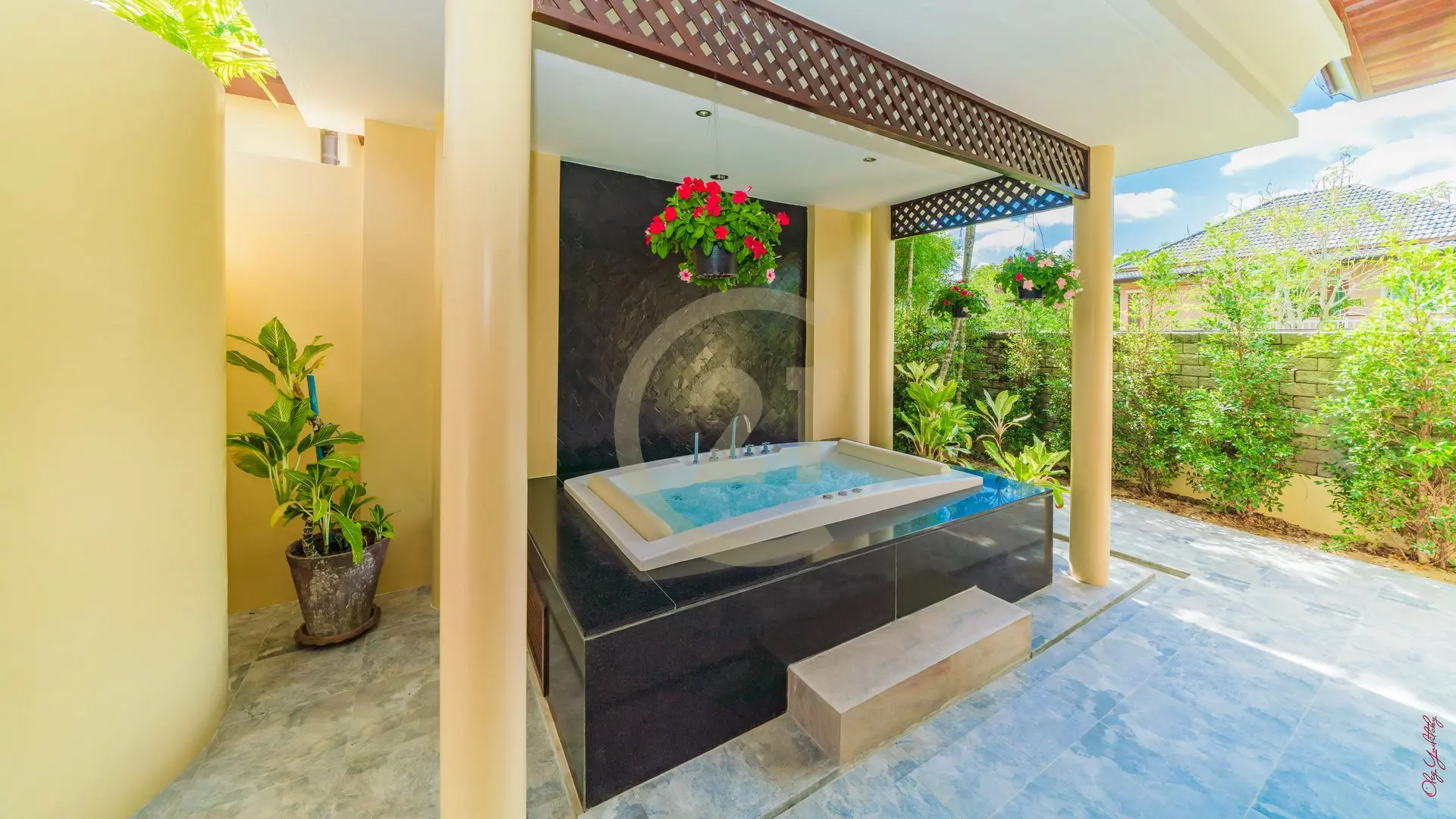 4 Bedroom Luxury Pool Villa for Rent in Ocean Palms