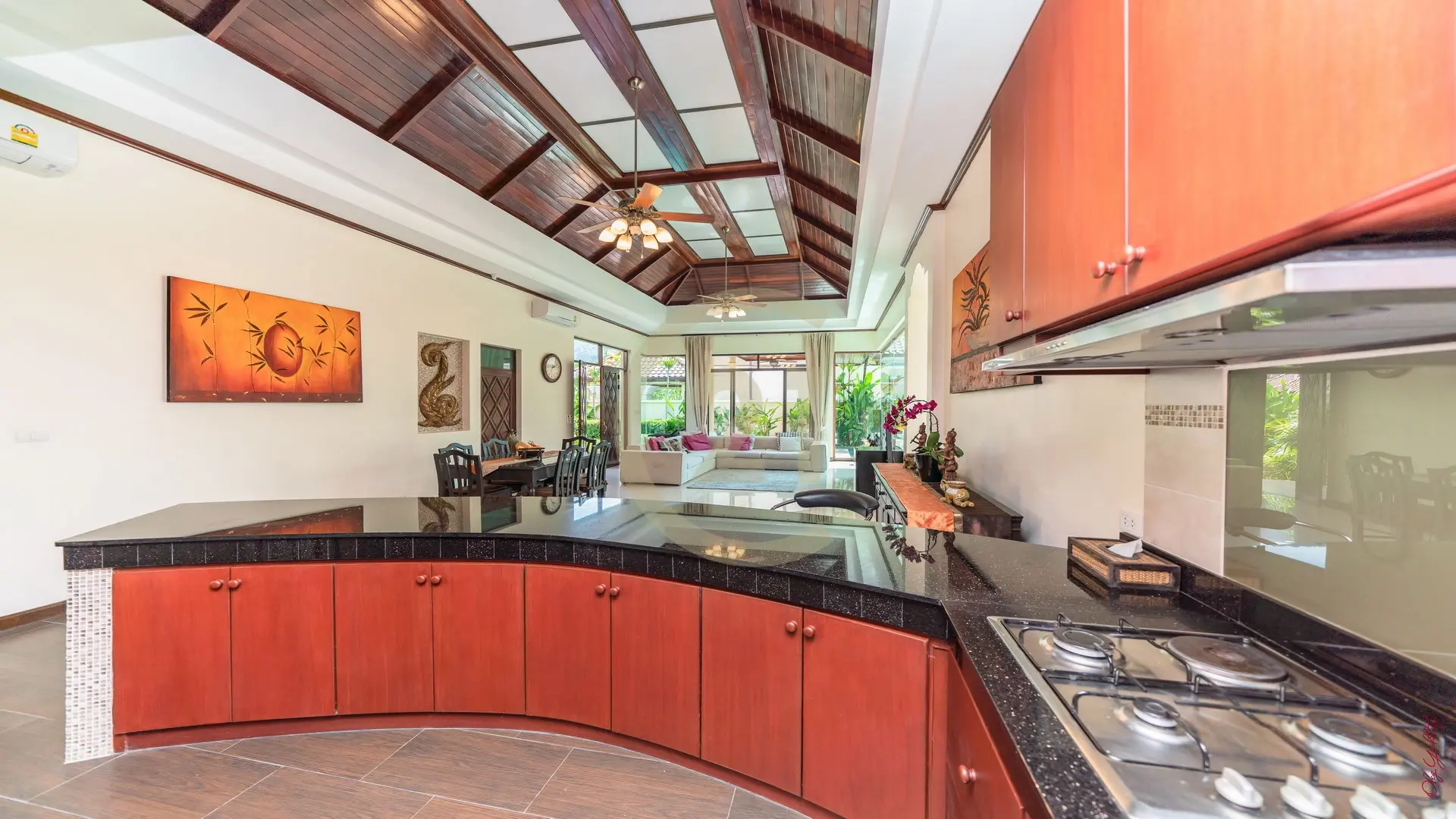 4 Bedroom Luxury Pool Villa for Rent in Ocean Palms