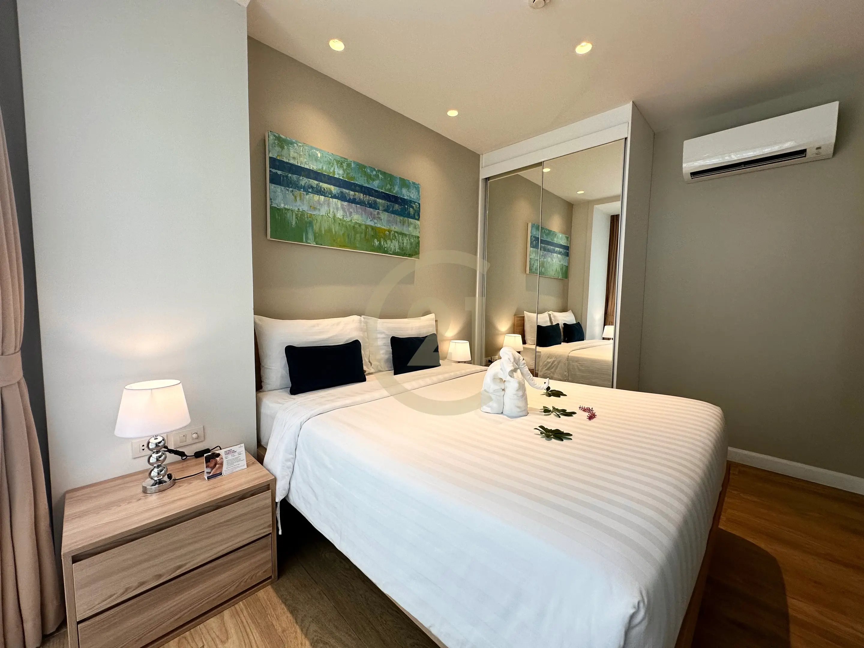 1-Bedroom Pool Access Condo for Sale in Phuket - Diamond Condominium