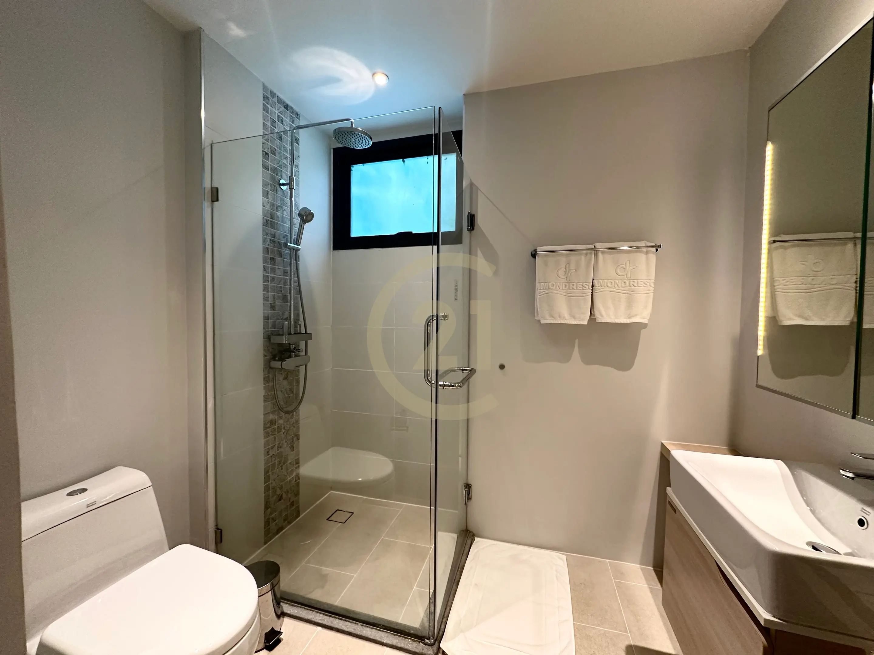 1-Bedroom Pool Access Condo for Sale in Phuket - Diamond Condominium