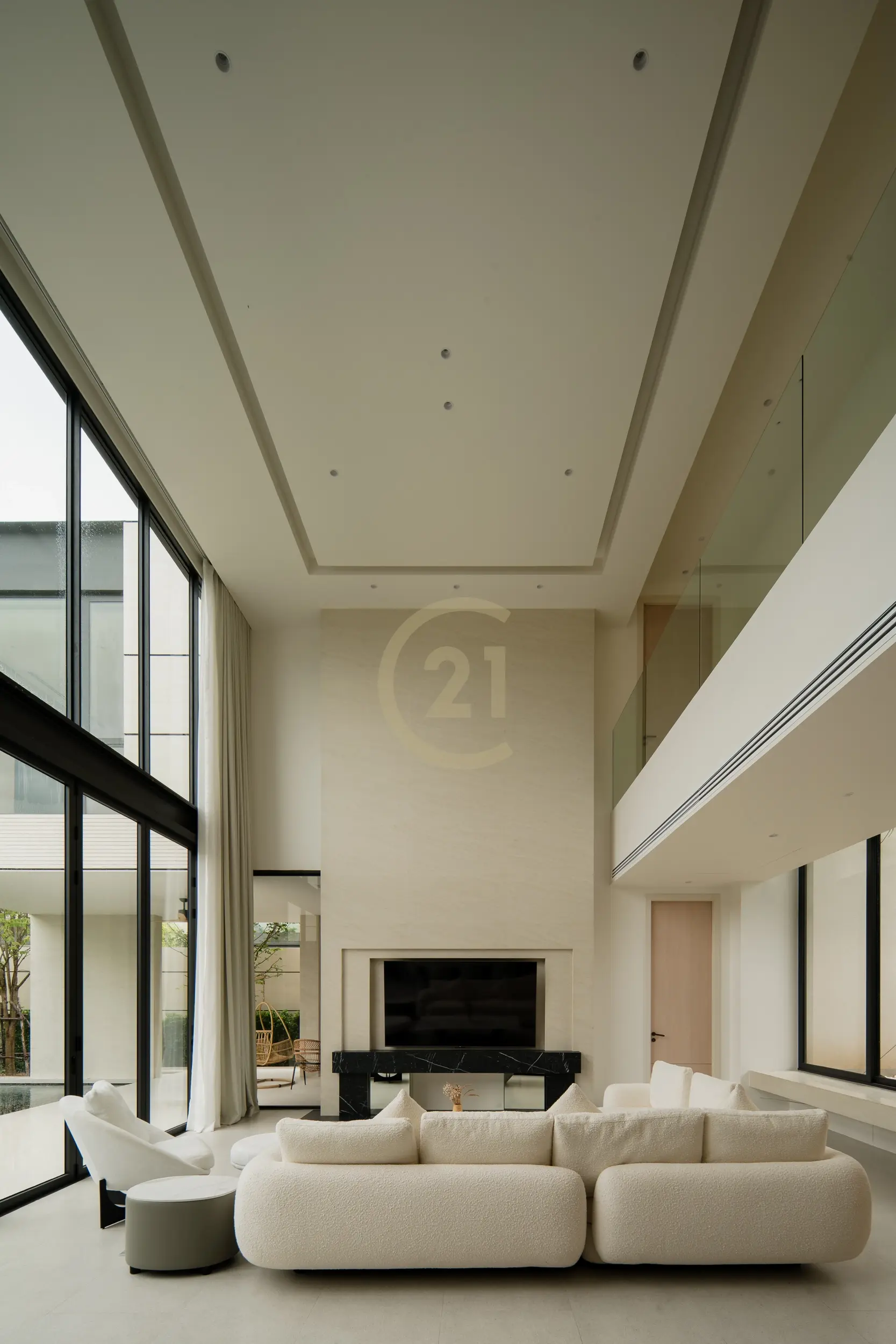 Luxurious 4-Bedroom Contemporary Villa with Pool in Chalong, Phuket
